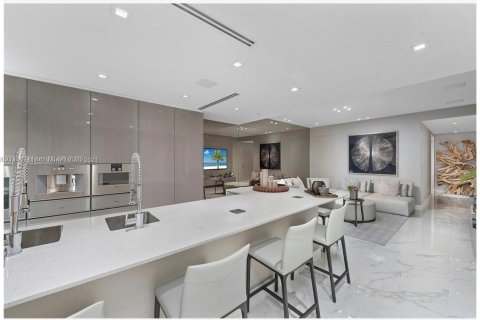 Copropriété à vendre à Surfside, Floride: 3 chambres, 300.26 m2 № 1964990 - photo 16