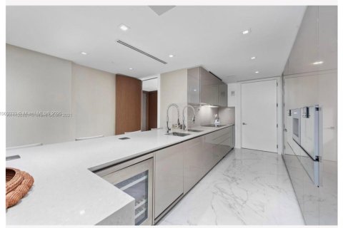 Copropriété à vendre à Surfside, Floride: 3 chambres, 300.26 m2 № 1964990 - photo 17