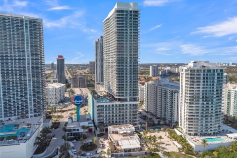 Condo à Hollywood, Floride, 1 chambre № 2153245