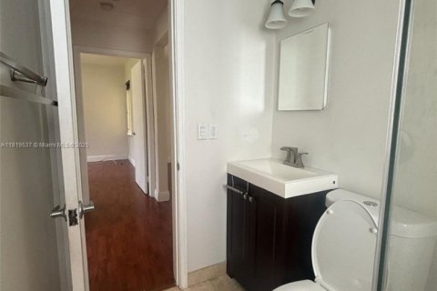 Casa en alquiler en Biscayne Park, Florida, 2 dormitorios, 83.61 m2 № 1780034 - foto 21