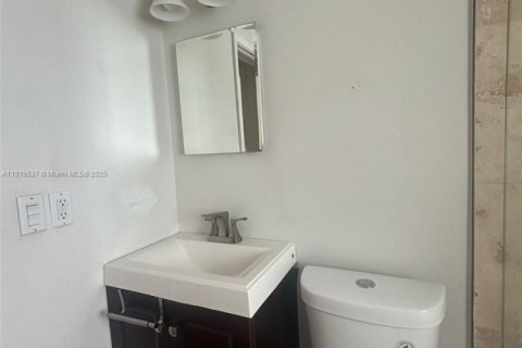 Casa en alquiler en Biscayne Park, Florida, 2 dormitorios, 83.61 m2 № 1780034 - foto 19