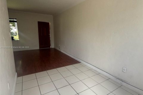 Casa en alquiler en Biscayne Park, Florida, 2 dormitorios, 83.61 m2 № 1780034 - foto 17