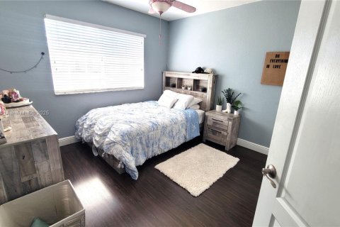 Townhouse in Homestead, Florida 3 bedrooms, 146.79 sq.m. № 1953599 - photo 11