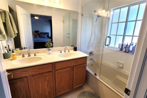 Townhouse in Homestead, Florida 3 bedrooms, 146.79 sq.m. № 1953599 - photo 13