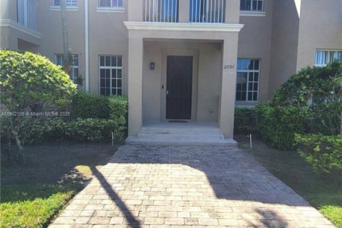 Townhouse in Homestead, Florida 3 bedrooms, 146.79 sq.m. № 1953599 - photo 1