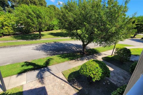 Townhouse in Homestead, Florida 3 bedrooms, 146.79 sq.m. № 1953599 - photo 21