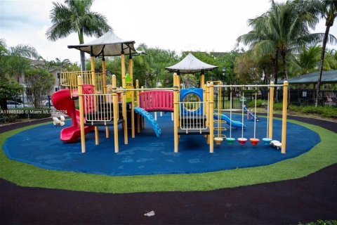 Townhouse in Homestead, Florida 3 bedrooms, 146.79 sq.m. № 1953599 - photo 27