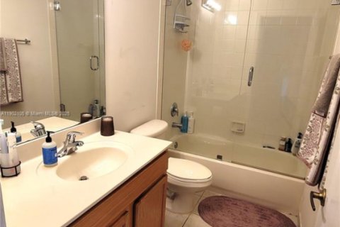 Townhouse in Homestead, Florida 3 bedrooms, 146.79 sq.m. № 1953599 - photo 15