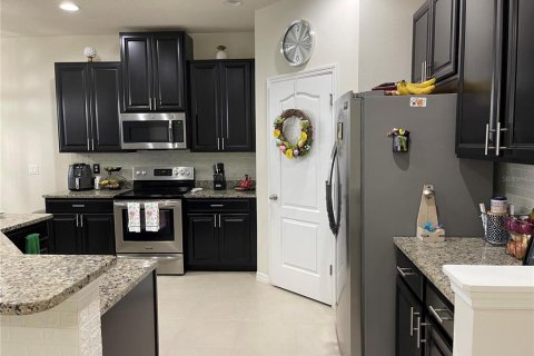 House in Riverview, Florida 4 bedrooms, 187.85 sq.m. № 1592021 - photo 14