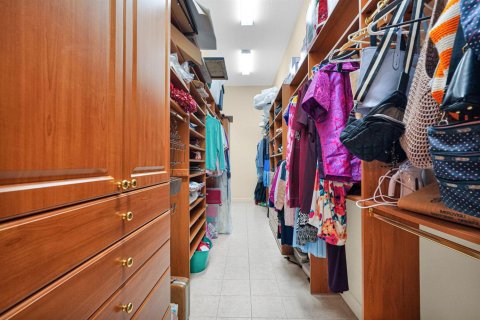 Купить виллу или дом в Корал-Спрингс, Флорида 10 комнат, 292.36м2, № 2077573 - фото 11