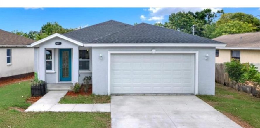 House in Saint Petersburg, Florida 3 bedrooms, 192.49 sq.m. № 1690582