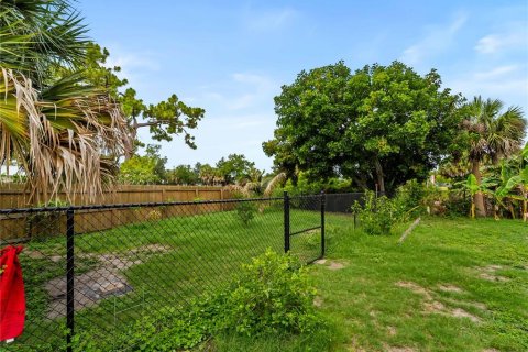 House in Port Charlotte, Florida 3 bedrooms, 110.46 sq.m. № 2223118 - photo 29
