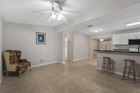 House in Port Charlotte, Florida 3 bedrooms, 110.46 sq.m. № 2223118 - photo 4