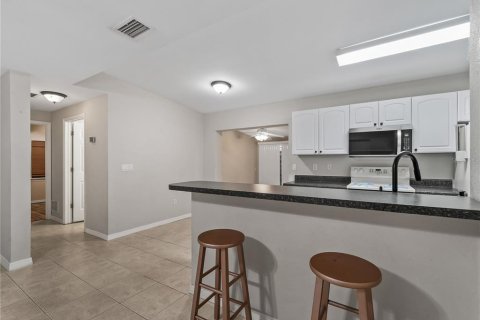 House in Port Charlotte, Florida 3 bedrooms, 110.46 sq.m. № 2223118 - photo 10