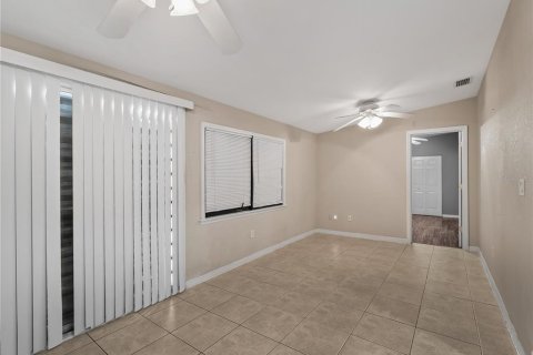 House in Port Charlotte, Florida 3 bedrooms, 110.46 sq.m. № 2223118 - photo 17