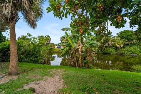House in Port Charlotte, Florida 3 bedrooms, 110.46 sq.m. № 2223118 - photo 3