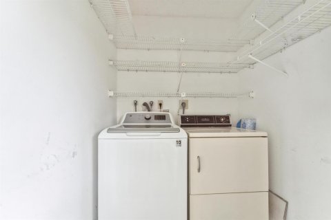 Copropriété à louer à Tamarac, Floride: 2 chambres, 76.83 m2 № 2439251 - photo 8