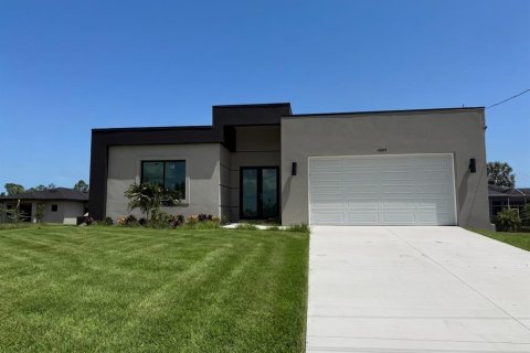 Villa ou maison à Cape Coral, Floride 4 chambres, 176.89 m2 № 2312608