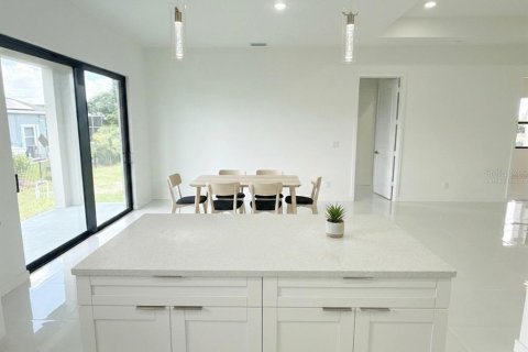 Купить виллу или дом в Кейп-Корал, Флорида 4 комнаты, 176.89м2, № 2312608 - фото 13