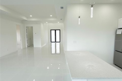 Купить виллу или дом в Кейп-Корал, Флорида 4 комнаты, 176.89м2, № 2312608 - фото 9