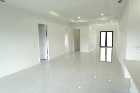 Купить виллу или дом в Кейп-Корал, Флорида 4 комнаты, 176.89м2, № 2312608 - фото 7