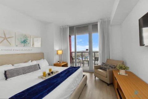 Купить кондоминиум в Халландейл-Бич, Флорида 2 спальни, 94.76м2, № 2053650 - фото 4