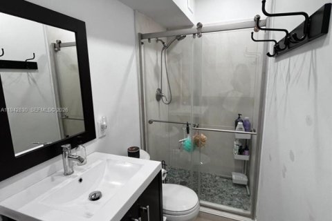 Villa ou maison à louer à Hollywood, Floride: 2 chambres, 98.76 m2 № 2000159 - photo 3