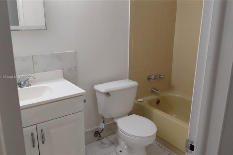 Condo in North Lauderdale, Florida, 3 bedrooms № 1942477 - photo 13