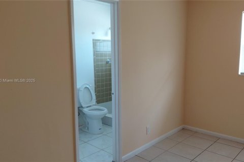 Condo in North Lauderdale, Florida, 3 bedrooms № 1942477 - photo 19
