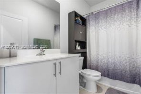 Adosado en venta en Lauderhill, Florida, 3 dormitorios, 132.48 m2 № 2076308 - foto 11