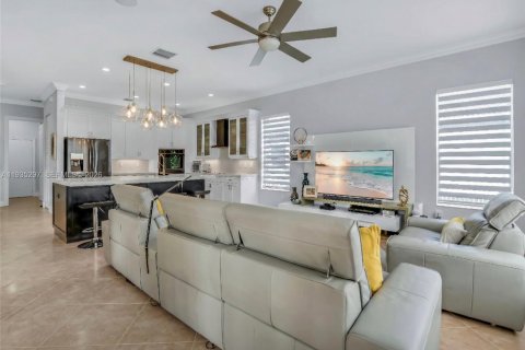 Casa en venta en Miramar, Florida, 5 dormitorios, 286.14 m2 № 2006438 - foto 18