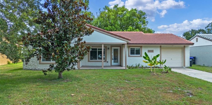 House in Orlando, Florida 3 bedrooms, 144.37 sq.m. № 1879969