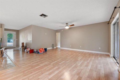 House in Orlando, Florida 3 bedrooms, 144.37 sq.m. № 1879969 - photo 6