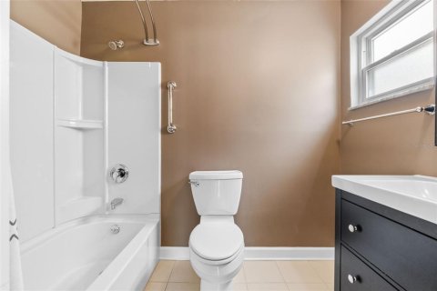 House in Orlando, Florida 3 bedrooms, 144.37 sq.m. № 1879969 - photo 25