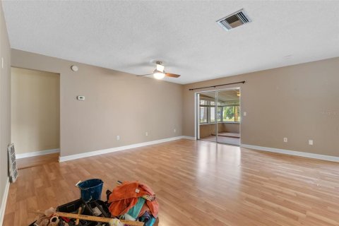 House in Orlando, Florida 3 bedrooms, 144.37 sq.m. № 1879969 - photo 7