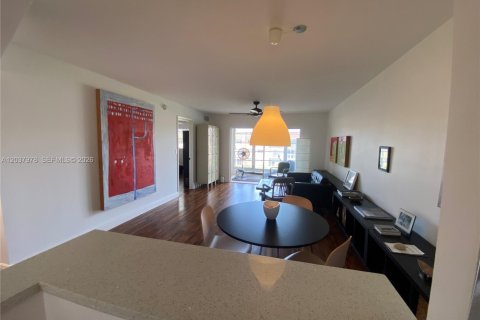 Condo in Sunrise, Florida, 2 bedrooms № 2188343 - photo 7