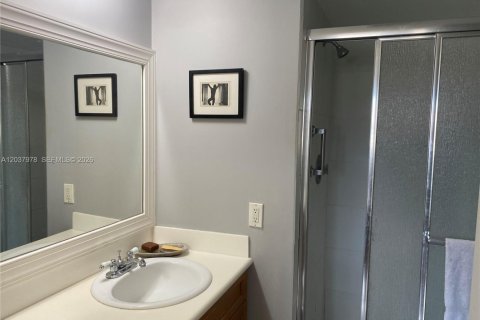 Condo in Sunrise, Florida, 2 bedrooms № 2188343 - photo 13