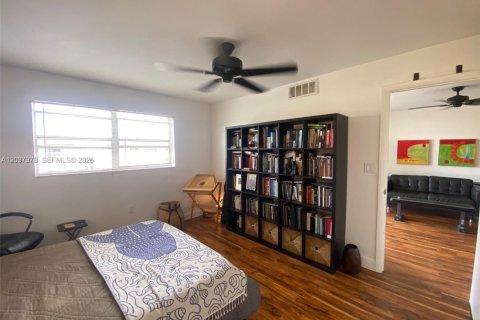 Condo in Sunrise, Florida, 2 bedrooms № 2188343 - photo 11
