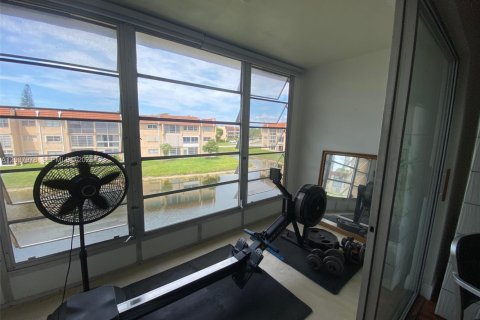 Condo in Sunrise, Florida, 2 bedrooms № 2188343 - photo 14
