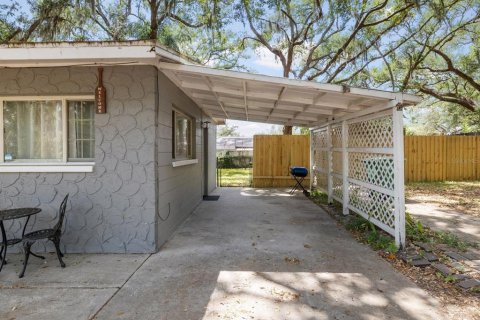 House in Tampa, Florida 2 bedrooms, 102.19 sq.m. № 2200801 - photo 4