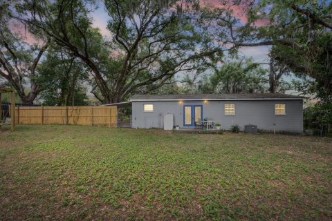 House in Tampa, Florida 2 bedrooms, 102.19 sq.m. № 2200801 - photo 7