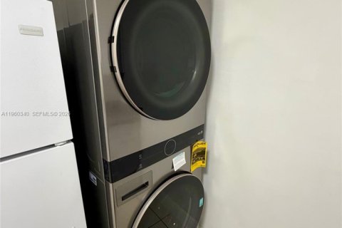 Copropriété à vendre à Hialeah, Floride: 2 chambres, 69.68 m2 № 2023599 - photo 13