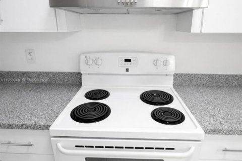 Copropriété à vendre à Hialeah, Floride: 2 chambres, 69.68 m2 № 2023599 - photo 10