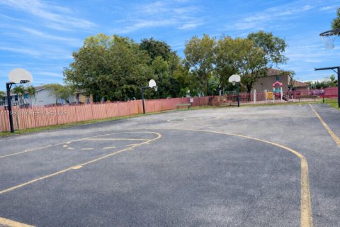 Copropriété à vendre à Hialeah, Floride: 2 chambres, 69.68 m2 № 2023599 - photo 25