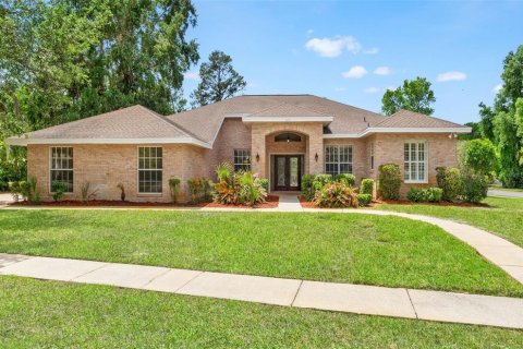 Casa en venta en Spring Hill, Florida, 5 dormitorios, 324.51 m2 № 2198463 - foto 4