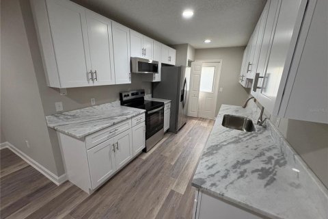 Copropriété à louer à Tavares, Floride: 3 chambres, 105.91 m2 № 1866712 - photo 3