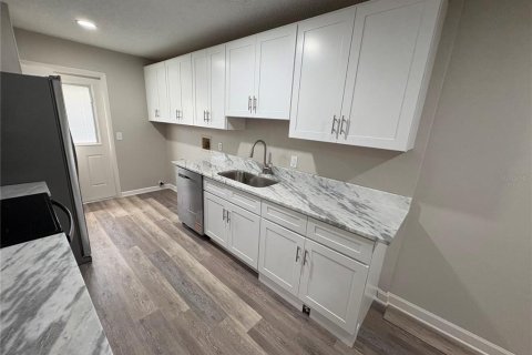 Copropriété à louer à Tavares, Floride: 3 chambres, 105.91 m2 № 1866712 - photo 4