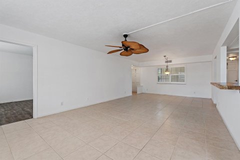 Copropriété à louer à Palm Beach Gardens, Floride: 2 chambres, 107.95 m2 № 2187434 - photo 8