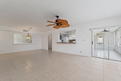 Copropriété à louer à Palm Beach Gardens, Floride: 2 chambres, 107.95 m2 № 2187434 - photo 9
