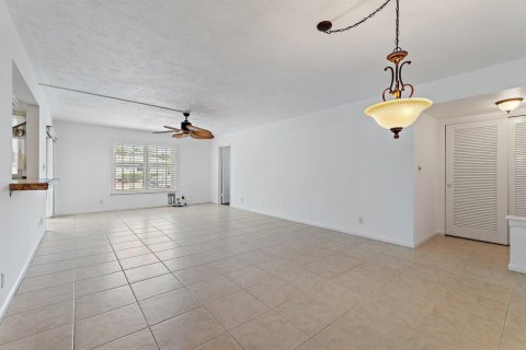 Copropriété à louer à Palm Beach Gardens, Floride: 2 chambres, 107.95 m2 № 2187434 - photo 5